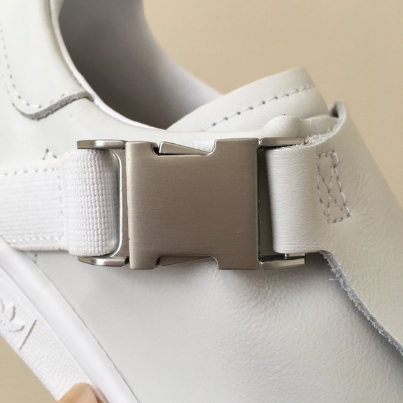 stan smith buckle